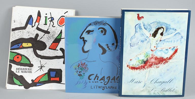 MAPPAR med LITOGRAFIER, 5 st,  och BÖCKER med originallitografier, 2 st, Marc Chagall, 1960/70-tal.