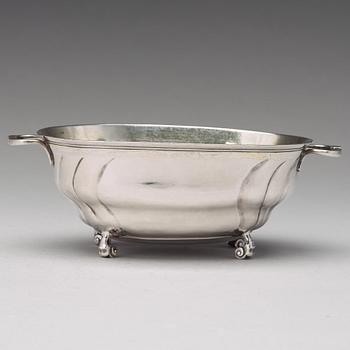 A Swedish 18th century parcel-gilt silver sweetmeat bowl, mark of Arvid Castman, Eksjö 1764.