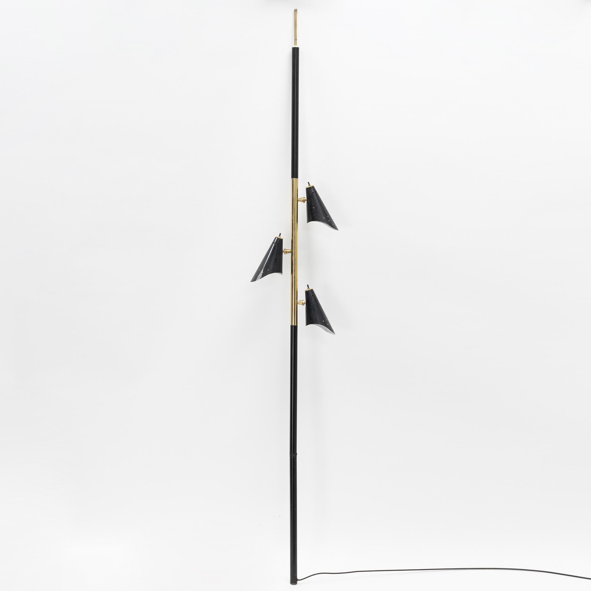 A mid 20th century floor lamp.