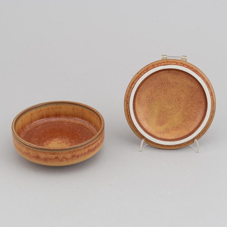Gunnar Nylund, a set of two stoneware lidded bowls and a bowl, Rörstrand 1940's.