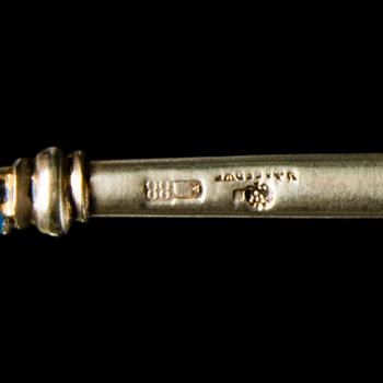 FABERGÉ SKED, silver (88), cloisonné emalj, Moskva, tidigt 1900-tal. Vikt 33,3 g.
