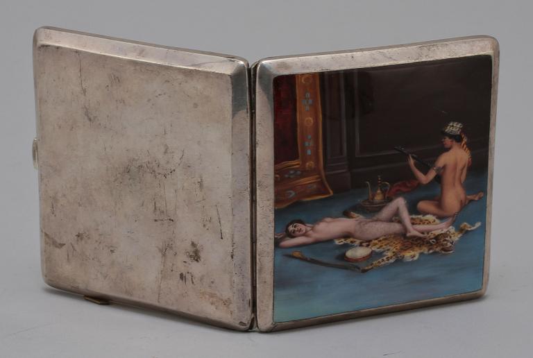 CIGARETTETUI, silver och emalj, importstmpl, 1900-tal. Vikt 160 g.