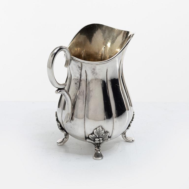 A Swedish silver cream jug, mark of A Bergengren, Lund 1937.