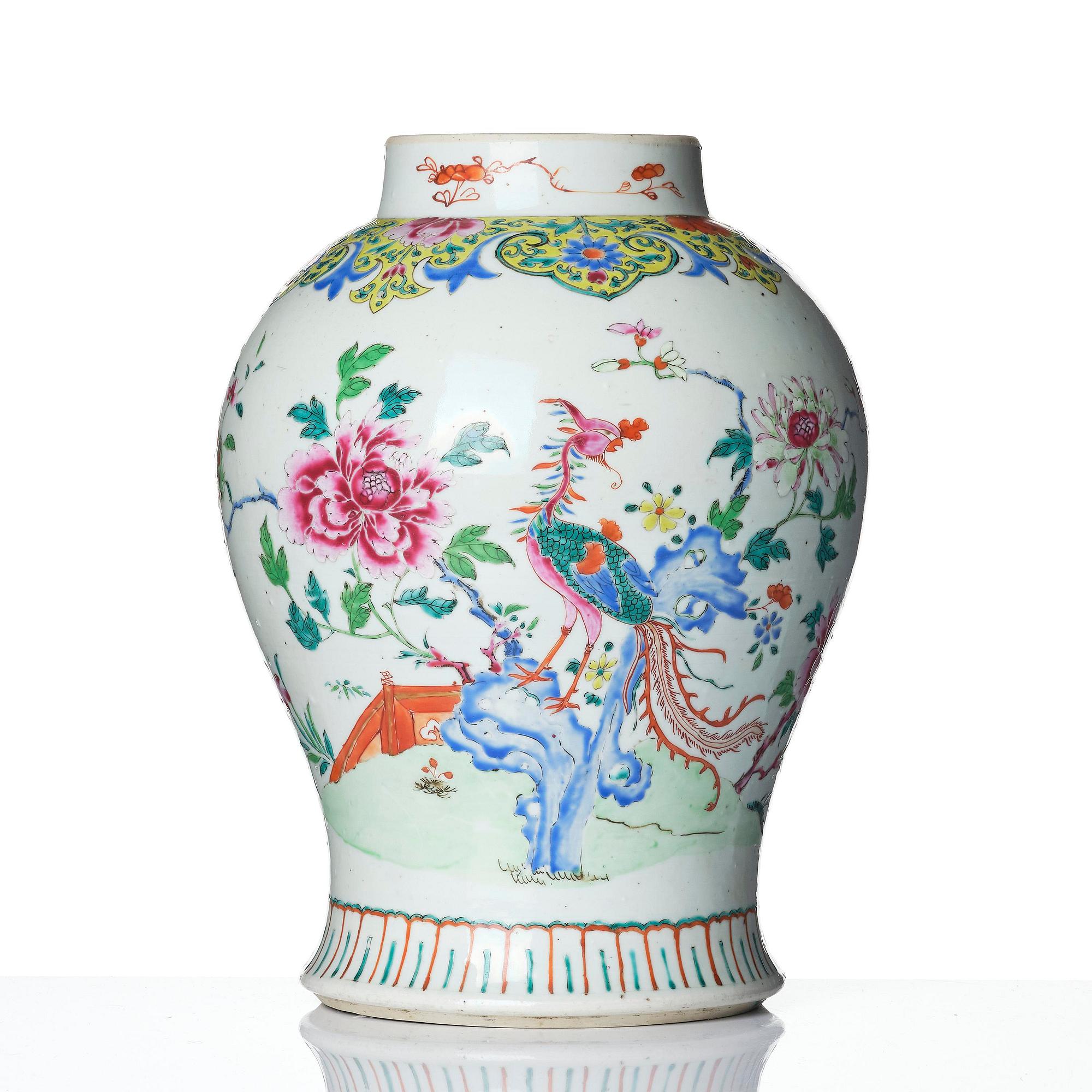 Urna, porslin. Qingdynastin, 1700-tal.