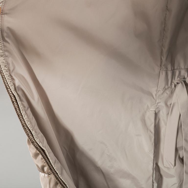 MAX MARA, dunjacka, storlek 42.
