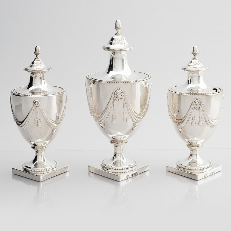 Bordsgarnityr, 3 delar, silver, troligen George Gray, London, England, 1787.