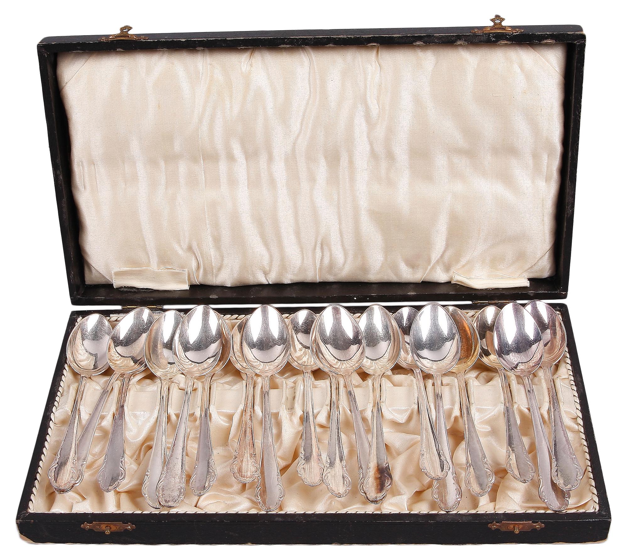 PARTI BESTICKUPPSÄTTNING, silver, 1800/1900-tal. 2934 g.