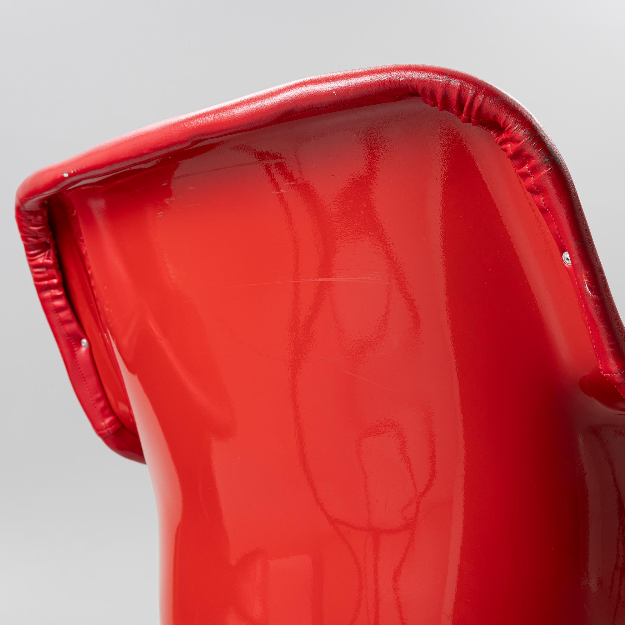 Yrjö Kukkapuro, A pair of armchairs, “Junior”, Haimi, late 1960s.