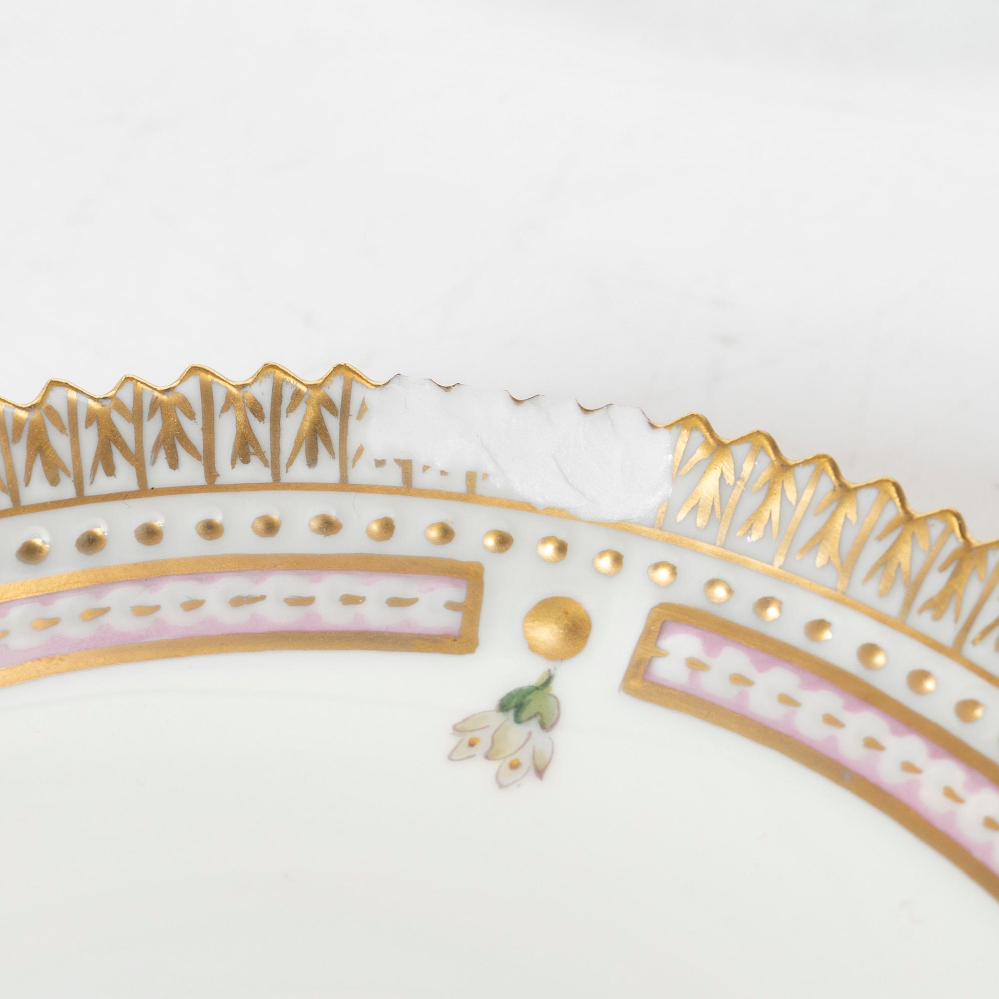 Kaffekoppar med fat, fyra stycken, porslin. 'Flora Danica', Royal Copenhagen, Danmark, 1900-tal.