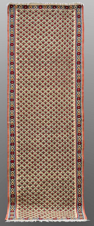 A runner Kelim Senneh 266 x 85 cm.
