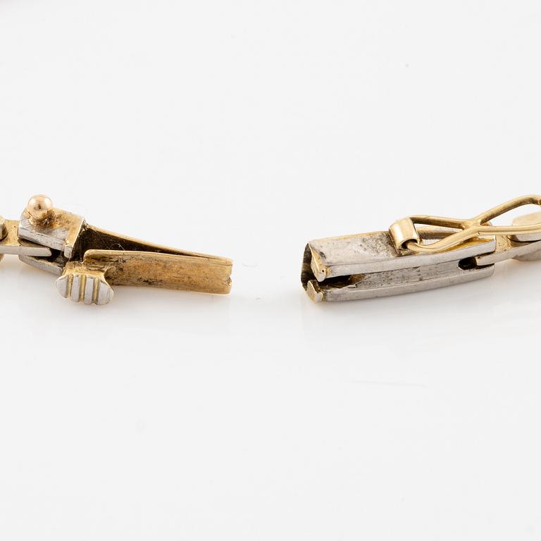 Bracelet in 14K gold set with old-cut and rose-cut diamonds.