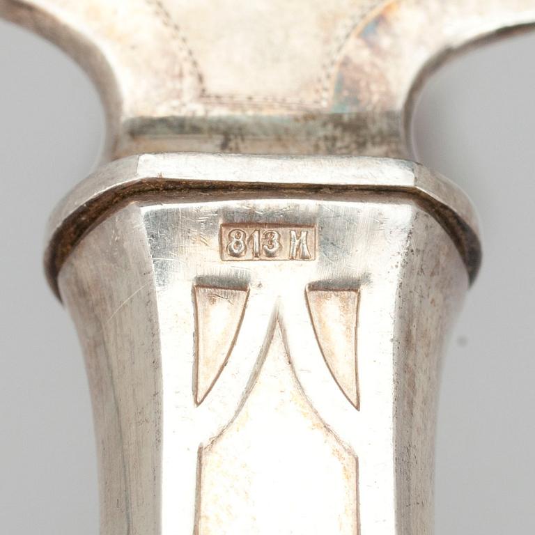 SERVERINGSBESTICK, 2 st, silver, Åbo 1912, Auran kultaseppä. Vikt 350 g.