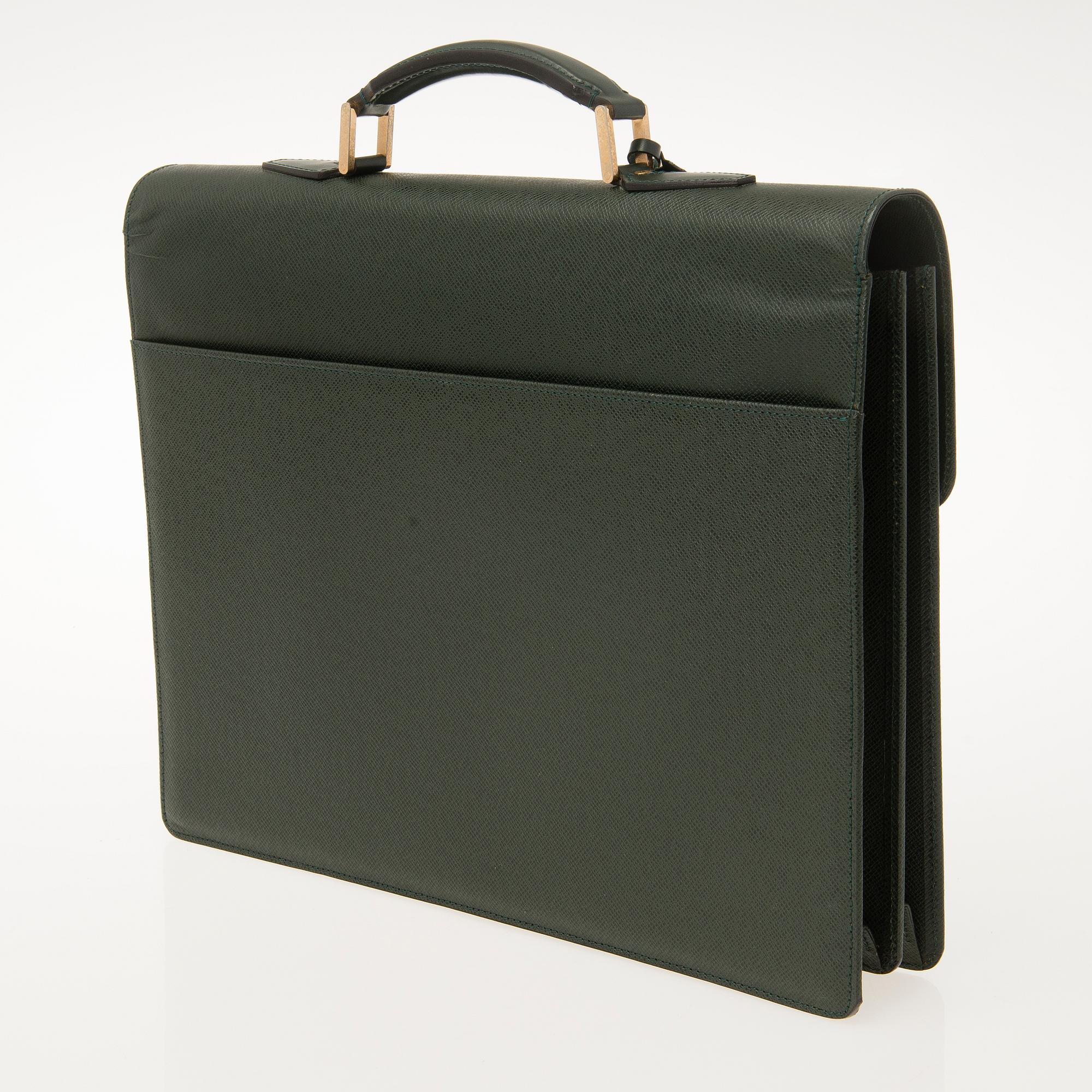 A Green Taiga Leather Serviette Laguito Briefcase.