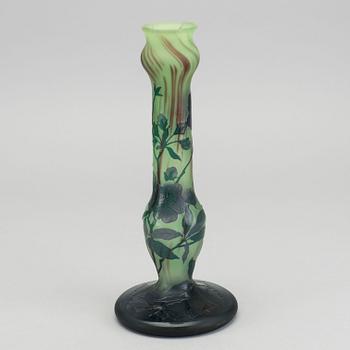 LA LICORNE, a cameo signed glass vase.