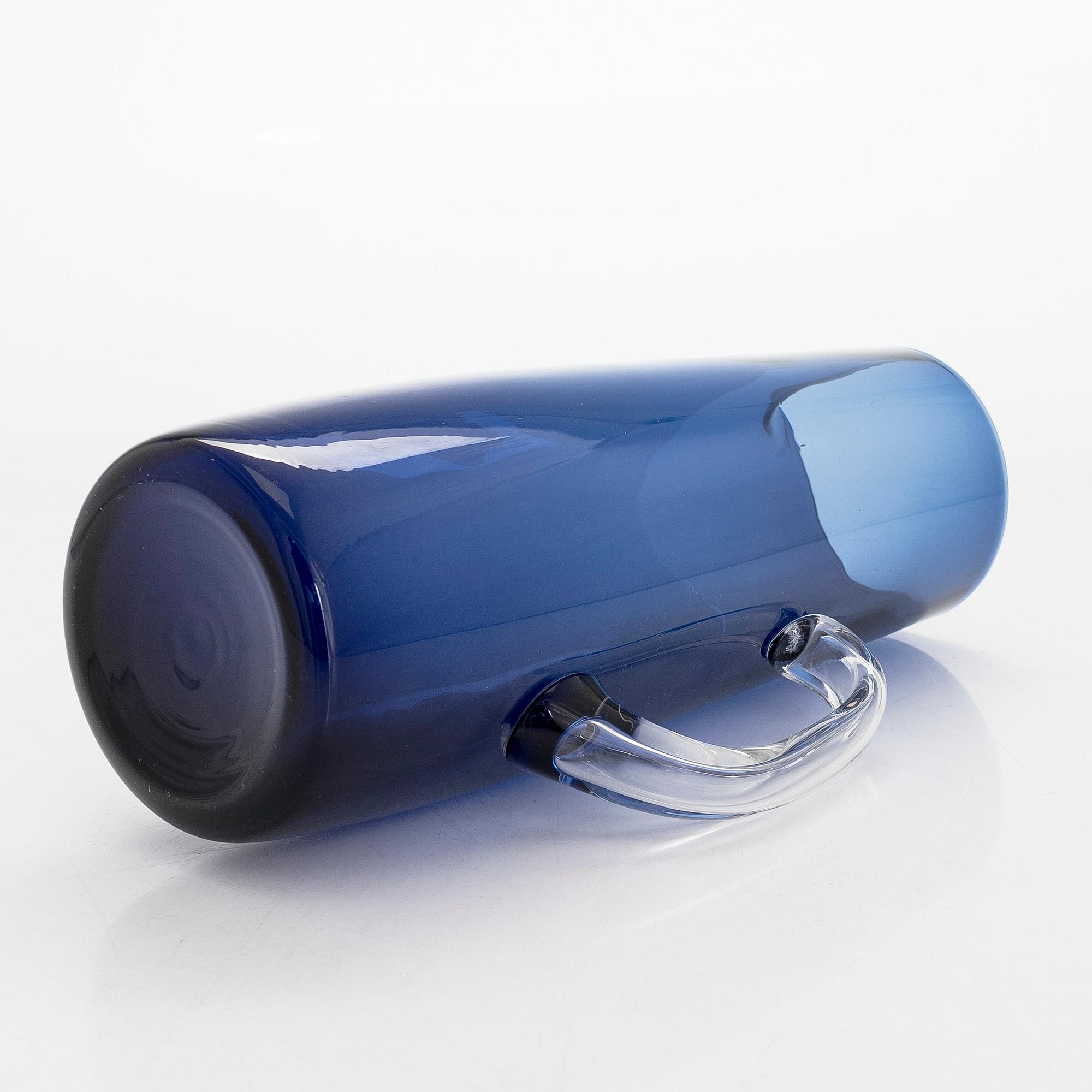 Iittala, dricksglas, 12 st, Tapio Wirkkala, modell 2204, och tillbringare,Erkki Vesanto, modell 2438 .