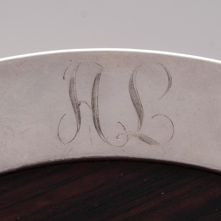 BRICKA, sterling silver och trä, Tapio Wirkkala 1974.