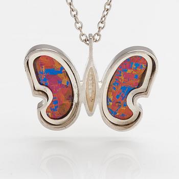Nanny Still, A sterling silver and titanium necklace. Kultakeskus, Hämeenlinna.