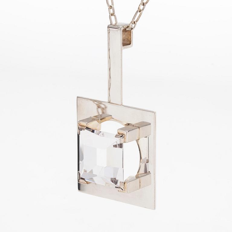 Mirjam Salminen, pendant and chain, faceted synthetic spinel, silver, Kaunis Koru 1974.