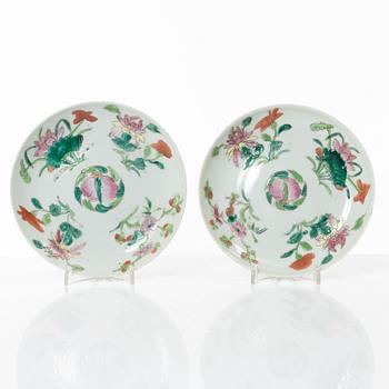 Skålar, sex stycken samt fat, sex stycken, porslin, Kina, sen Qingdynasti / 1900-tal.