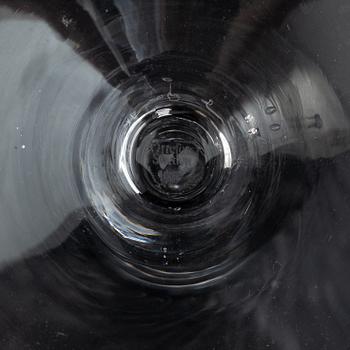 Gunnar Cyrén, a 'Helena' glass service, 33 pieces. Orrefors.