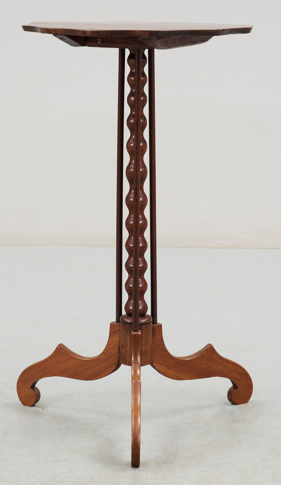 LAMPBORD, nyrokoko, 1800-talets andra hälft.