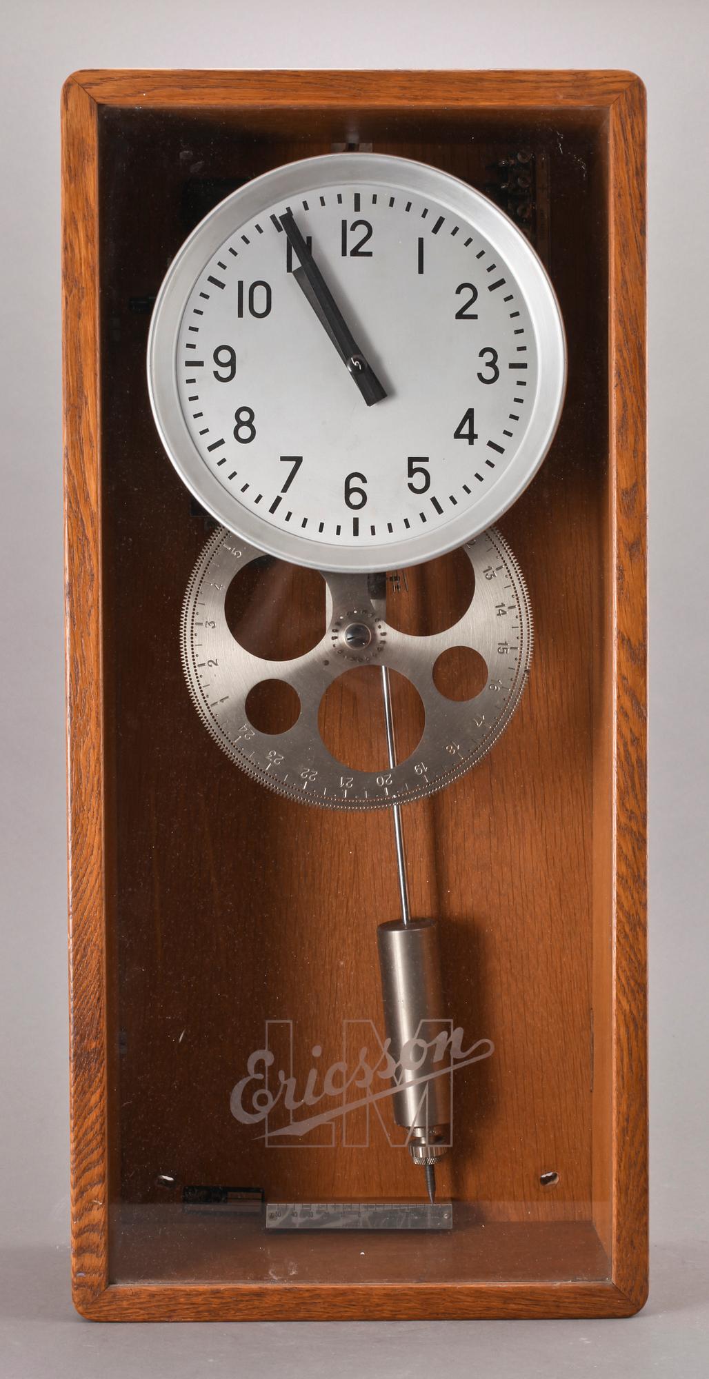 VÄGGUR, L M Ericsson, 1940-tal.