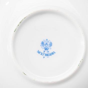 KAFFEKOPP MED FAT, porslin, Kuznetsov, 1875-1900.