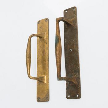 Dörrhandtag, 2 st, jugend, omkring 1900.