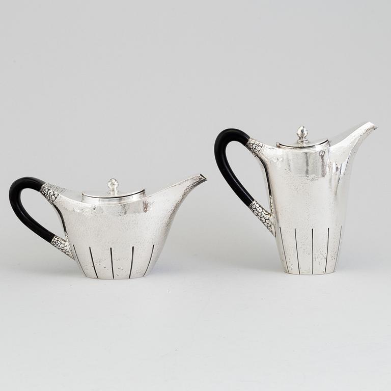 HOVJUVELERARE PETER HERTZ, Kaffe- och teservis, 4 delar, silver, jugend, Köpenhamn, 1916-17.