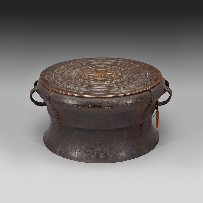 An archaistic bronze drum, presumably Song dynasty (960-1279).