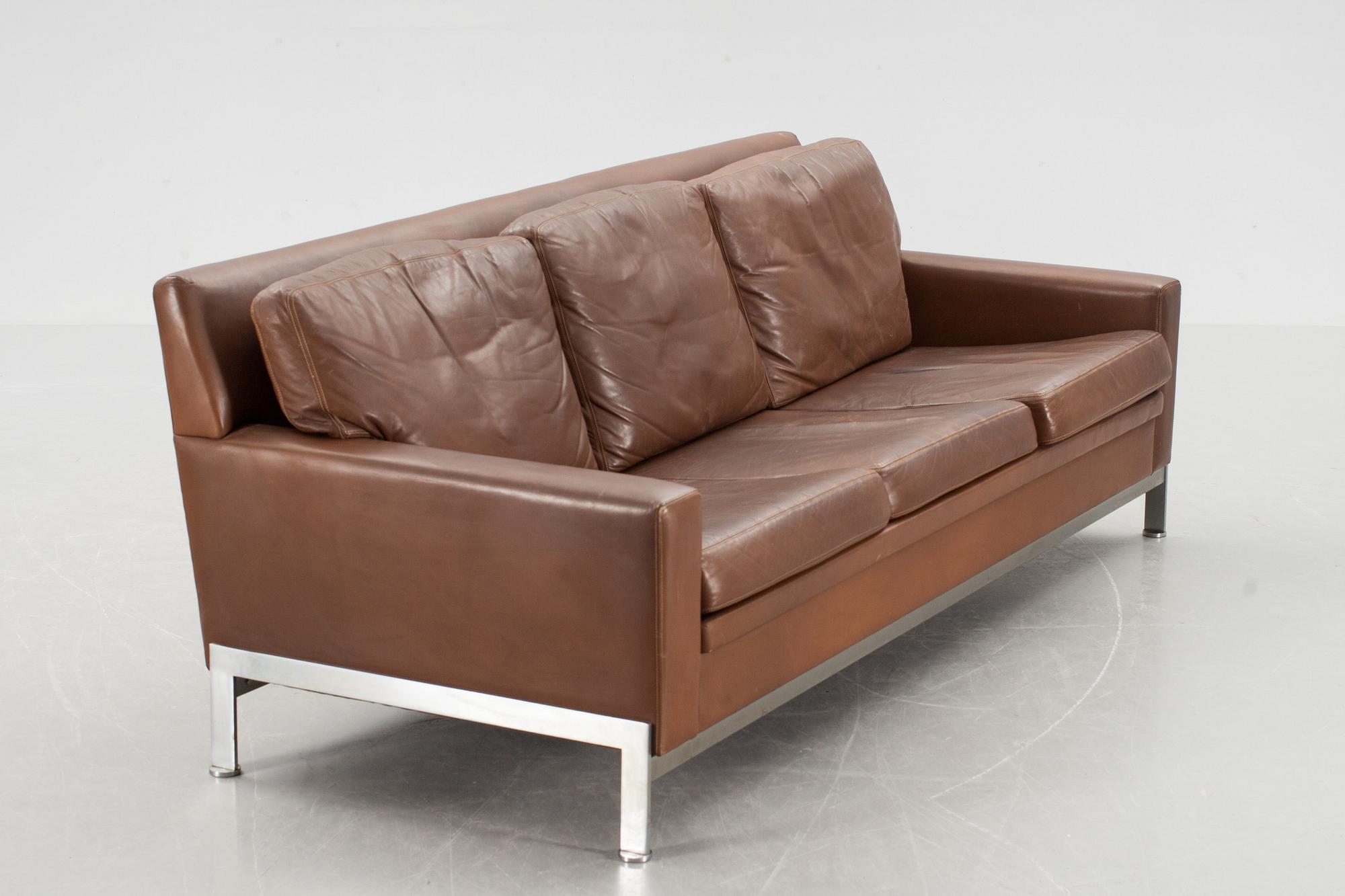 SOFFA, DUX, 1900-talets andra hälft.