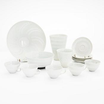 Friedl Holzer-Kjellberg, a 9-piece porcelain set: vases, bowls and mocka cups, signed Arabia F.H.Kj. Finland.
