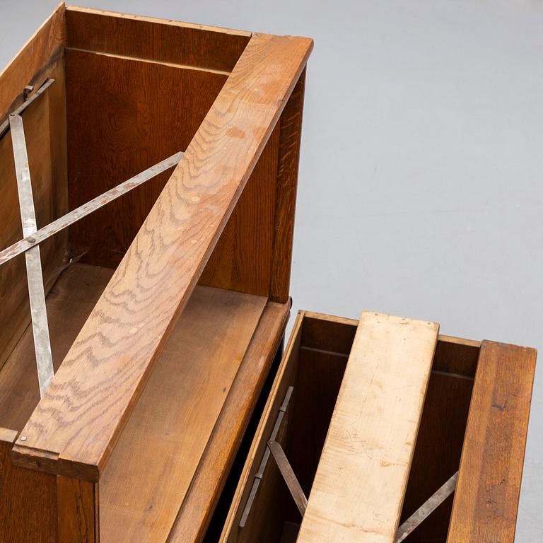 A mid 20th century oak cabinet.