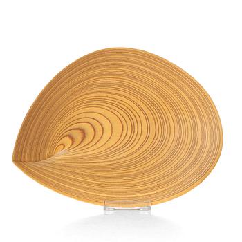 337. Tapio Wirkkala, a laminated birch dish, Finland 1950's.