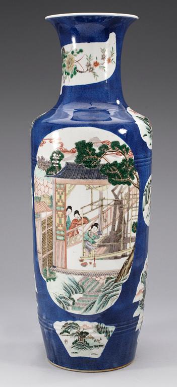A powder blue famille verte vase, late Qing dynasty.