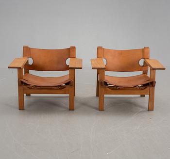 KARMSTOLAR, ett par, "Spanska stolen", Börge Mogensen för Fredericia Stolefabrik, Danmark.