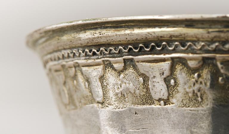 BÄGARE, silver, Gottfried Dubois, Stockholm, 1740. Vikt 250 gram.