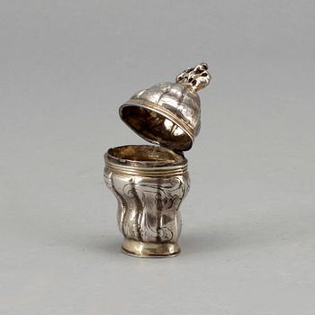 LUKTDOSA, silver, Johan Jørgen Borring, 1740-tal, Köpenhamn. Vikt ca 31 g.