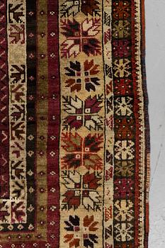 Matta, antik Avanos, ca 180 x 136 cm (samt 5 resp. 6 cm slätväv på vardera kortsida).