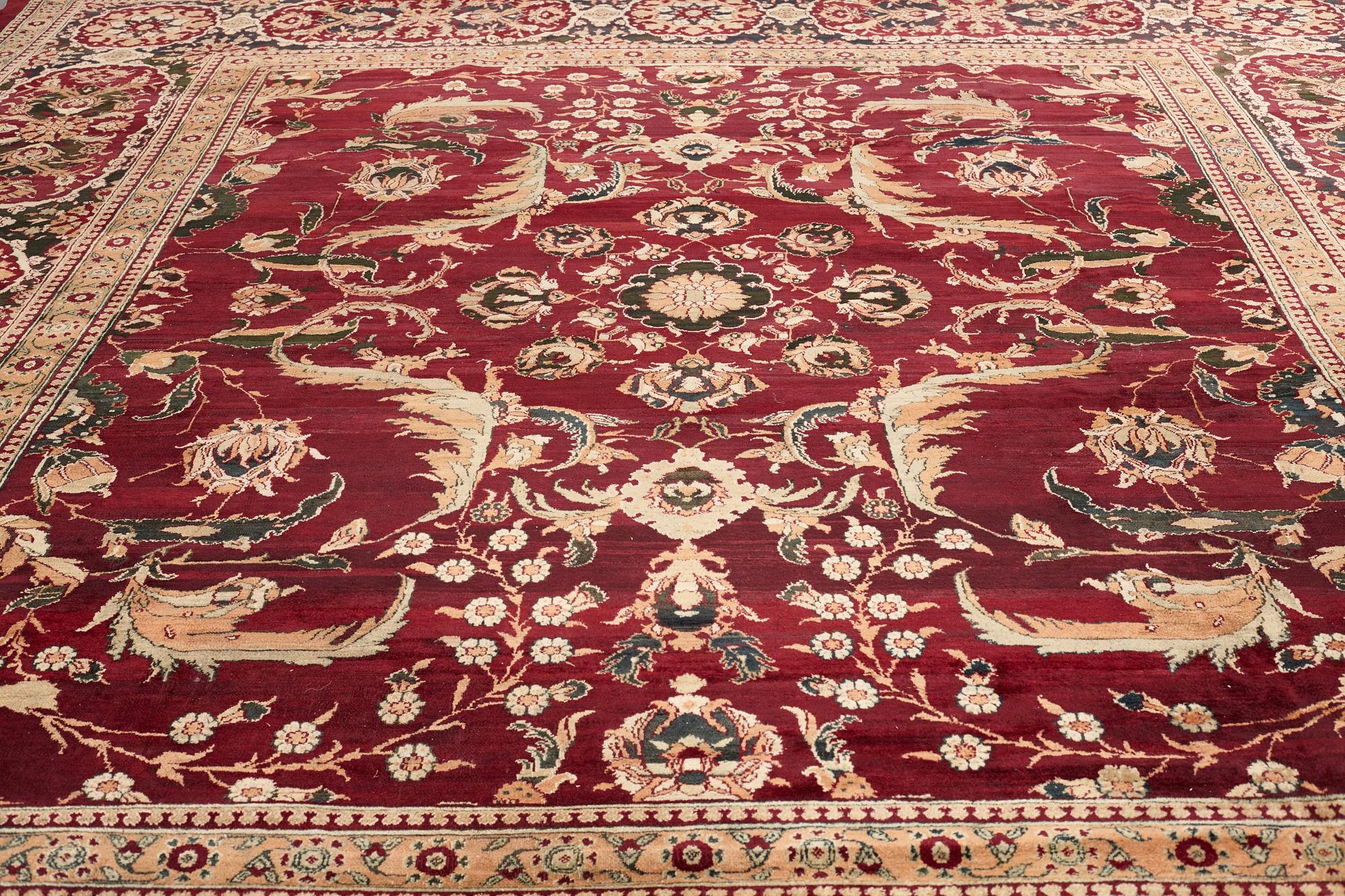 MATTO, an antique Agra, India, ca 526,5 x 440-443 cm.