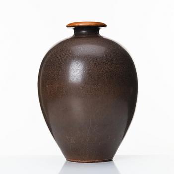 Berndt Friberg, a stoneware vase, Gustavsberg studio, Sweden 1964.