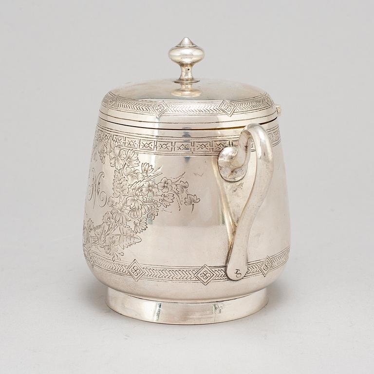 A parcel-gilt russian silver sugar bowl, Moscow 1895.