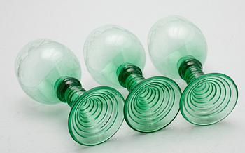 REMMARE, 9 st, grönt glas, 1900-talets första hälft.