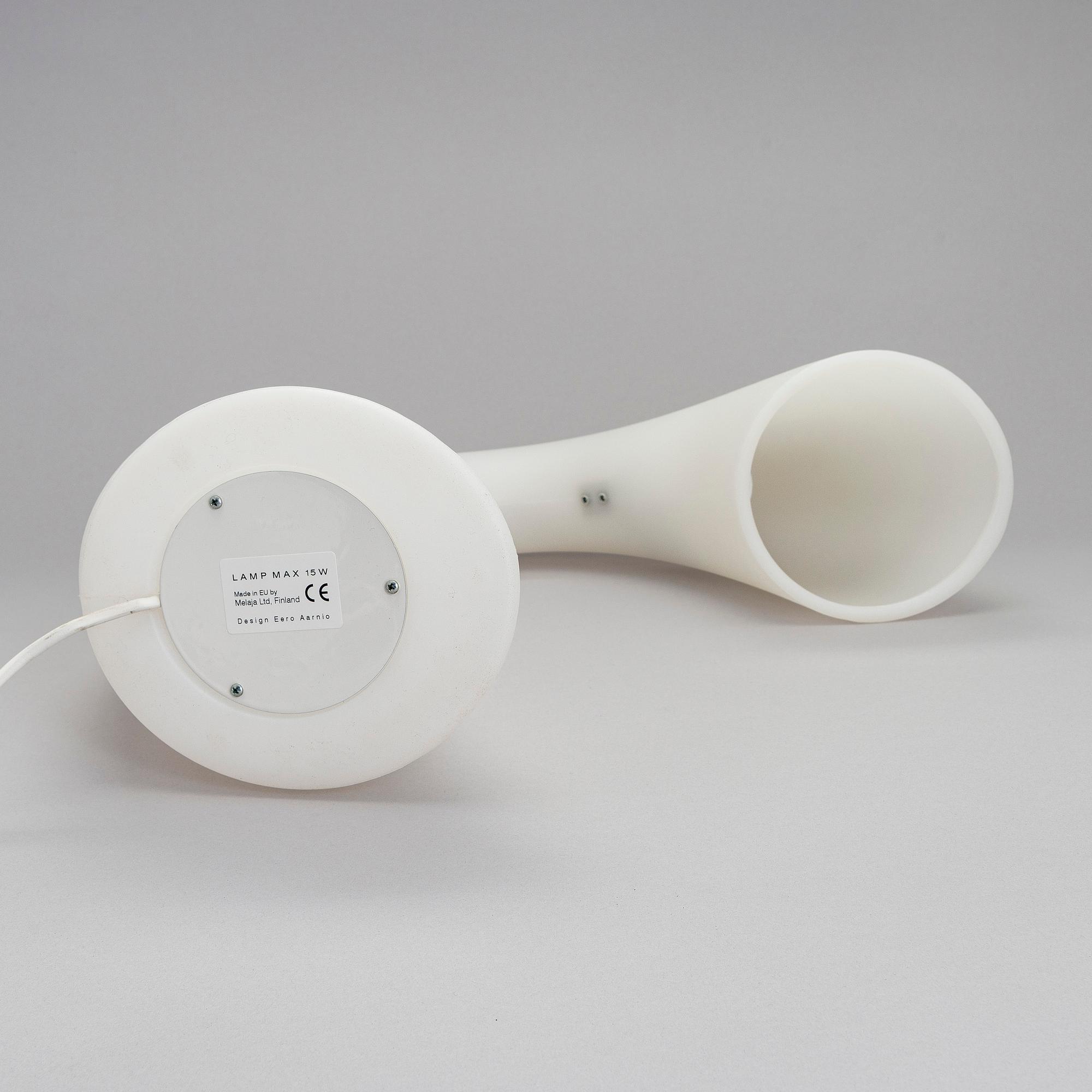 Eero Aarnio, pöytävalaisin "Swan" Melaja Oy, 2007.