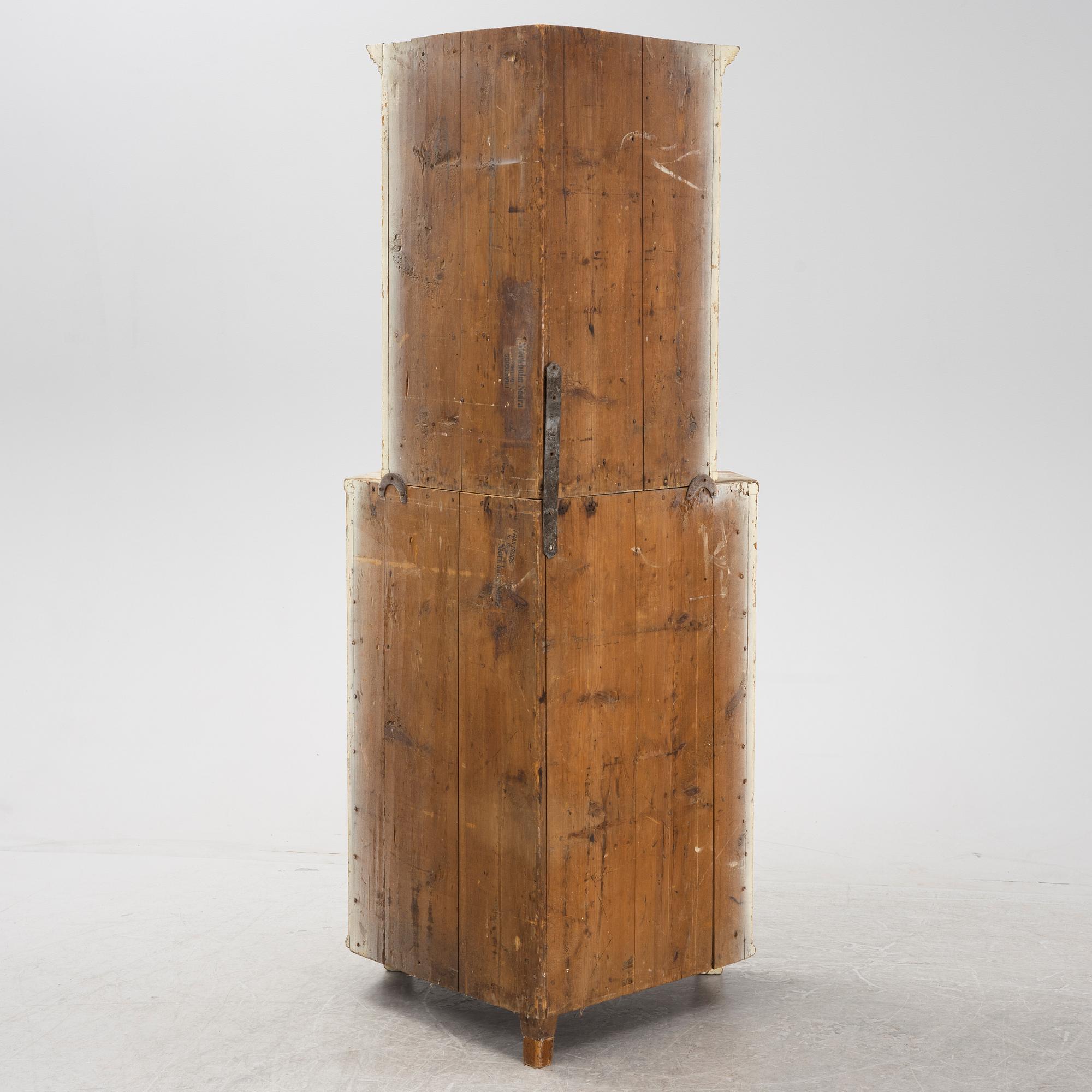 A Gustavian cabinet, around the year 1800.
