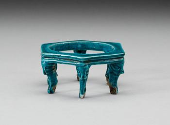 A turquoise qlazed octagonal biscuit stand, Qing dynasty, Kangxi (1662-1722).