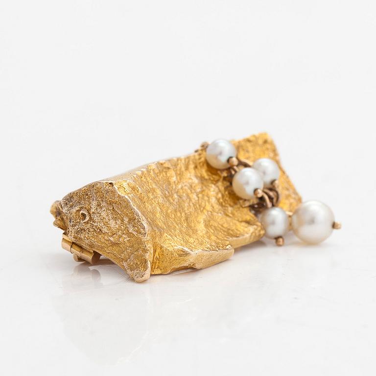 Björn Weckström, A 14K gold brooch 'White cluster', with cultured pearls for Lapponia 1969.