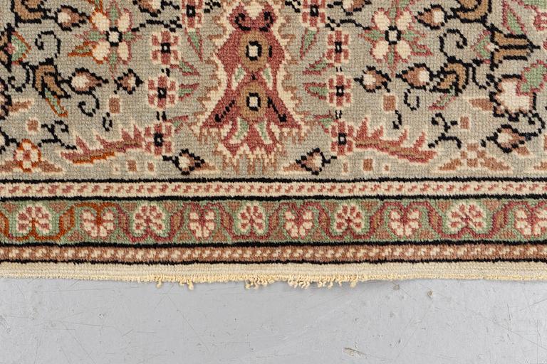 Carpet, Oriental/Eastern Europe, ca 297 x 196 cm.