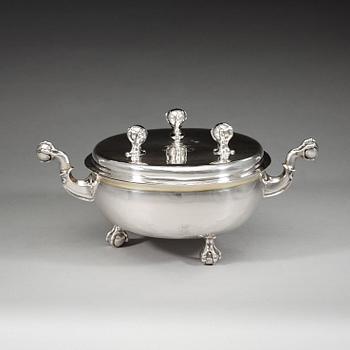 A Swedish 17th century parcel-gilt bowl and cover, Friedrich Richter (Stockholm 1668-1700-). Before 1689.