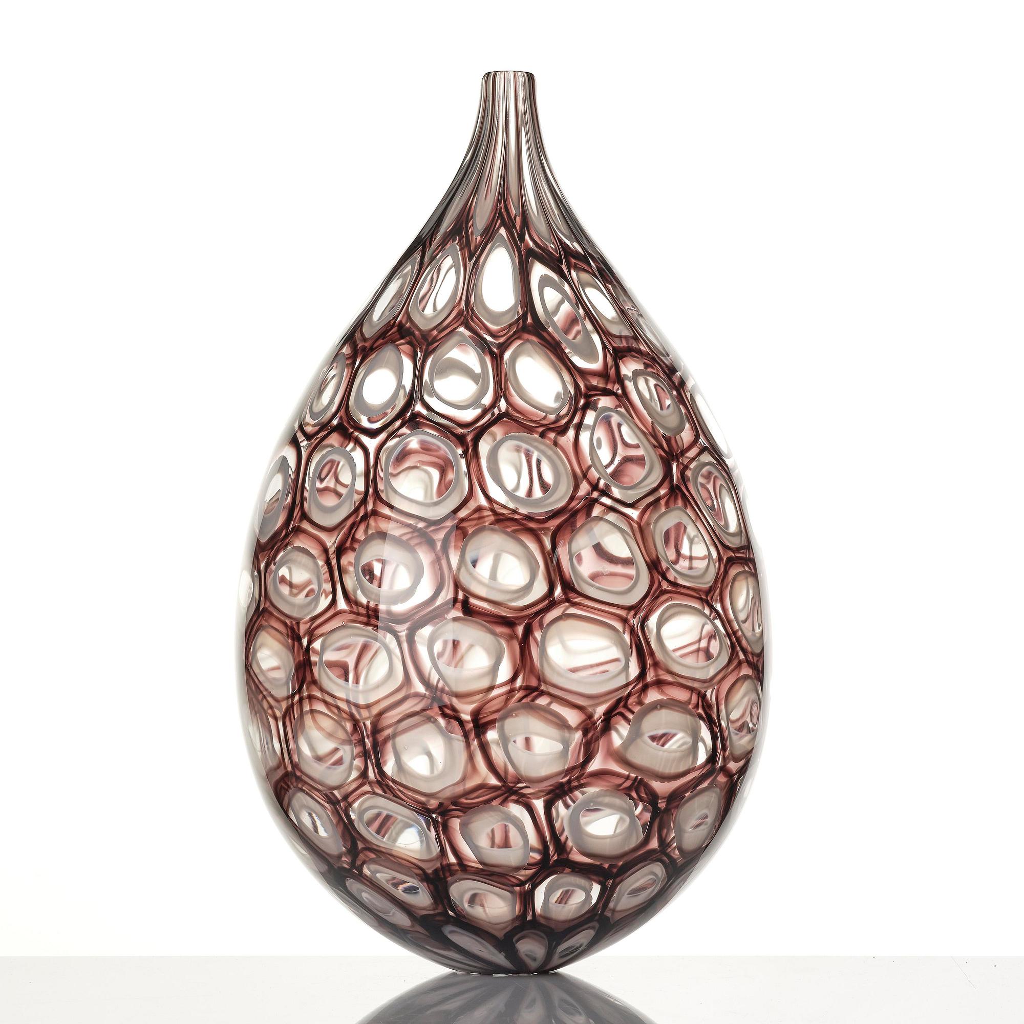 Ann Wåhlström, a glass vase, "Rings II", Tacoma, Seattle, USA 2017.